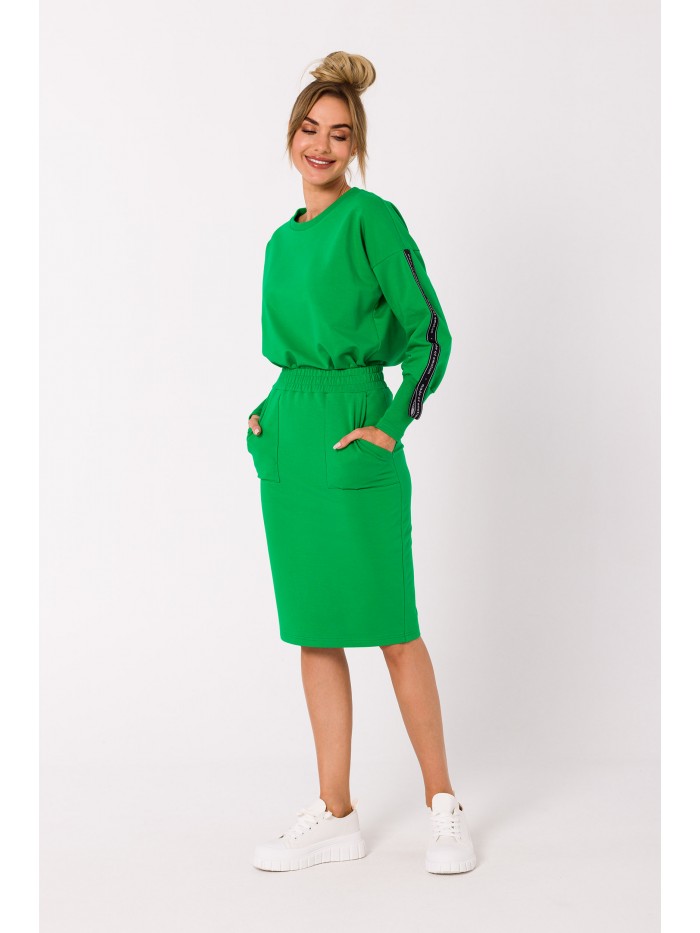 M728 Fitted skirt with patch pockets - green