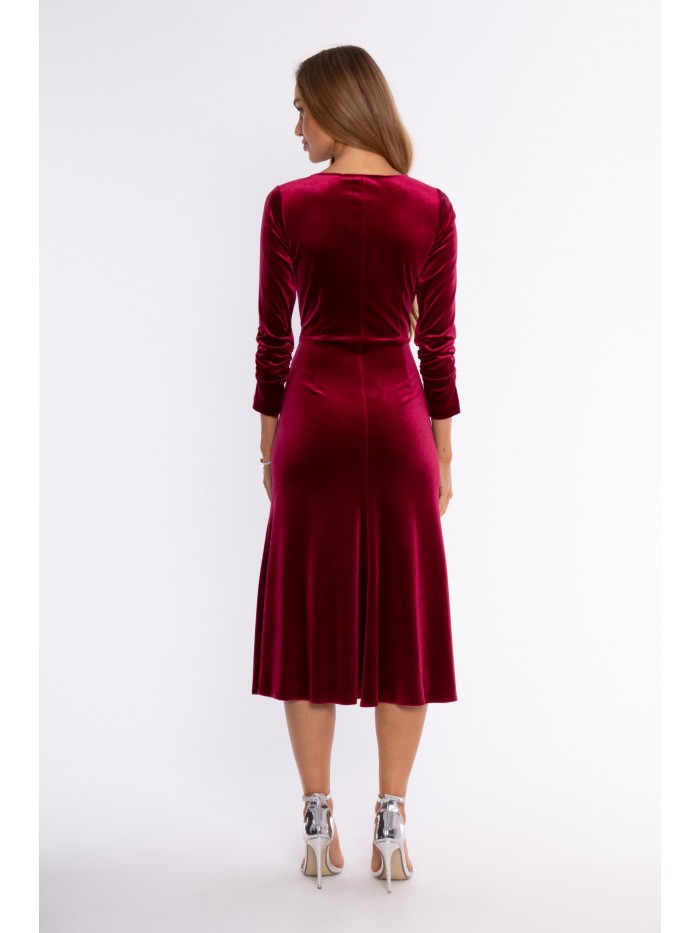 M933 - Ruched sleeve velvet...